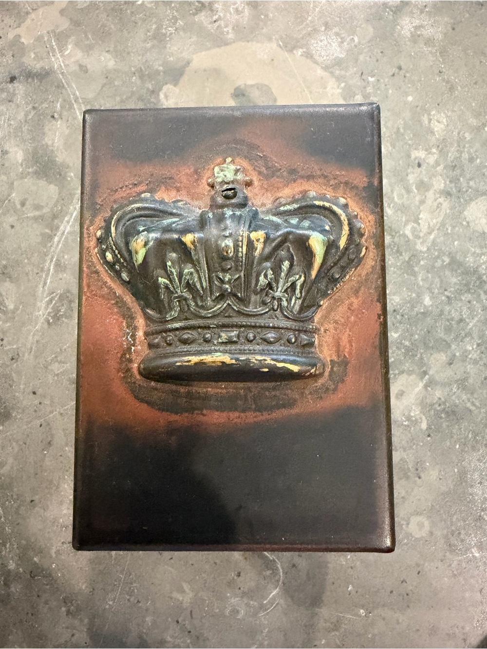 Jan Barboglio Crown box